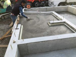 玄関ポーチ打設