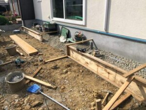 犬走りコンクリート下地